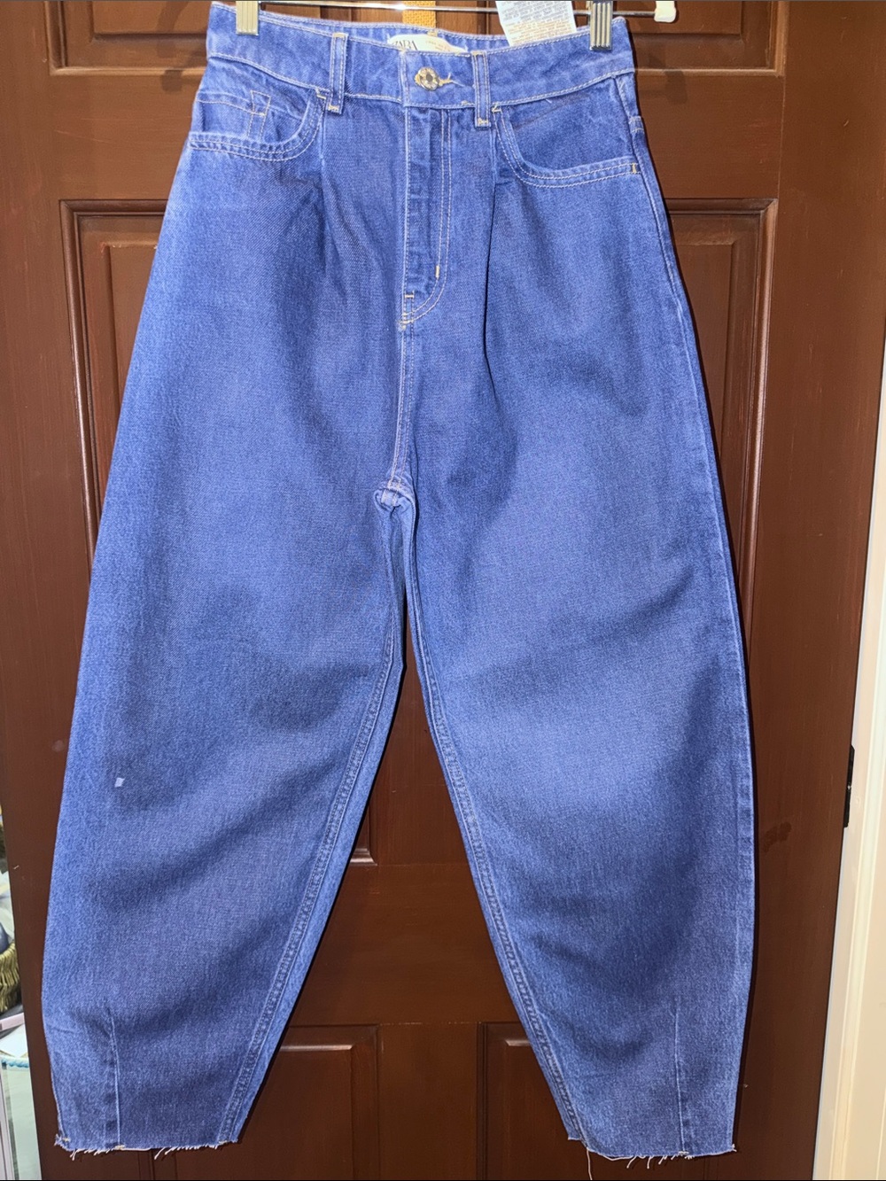 ZARA Z1975 High Rise Barrel Tapered Jeans Raw Hem Blue Size 2